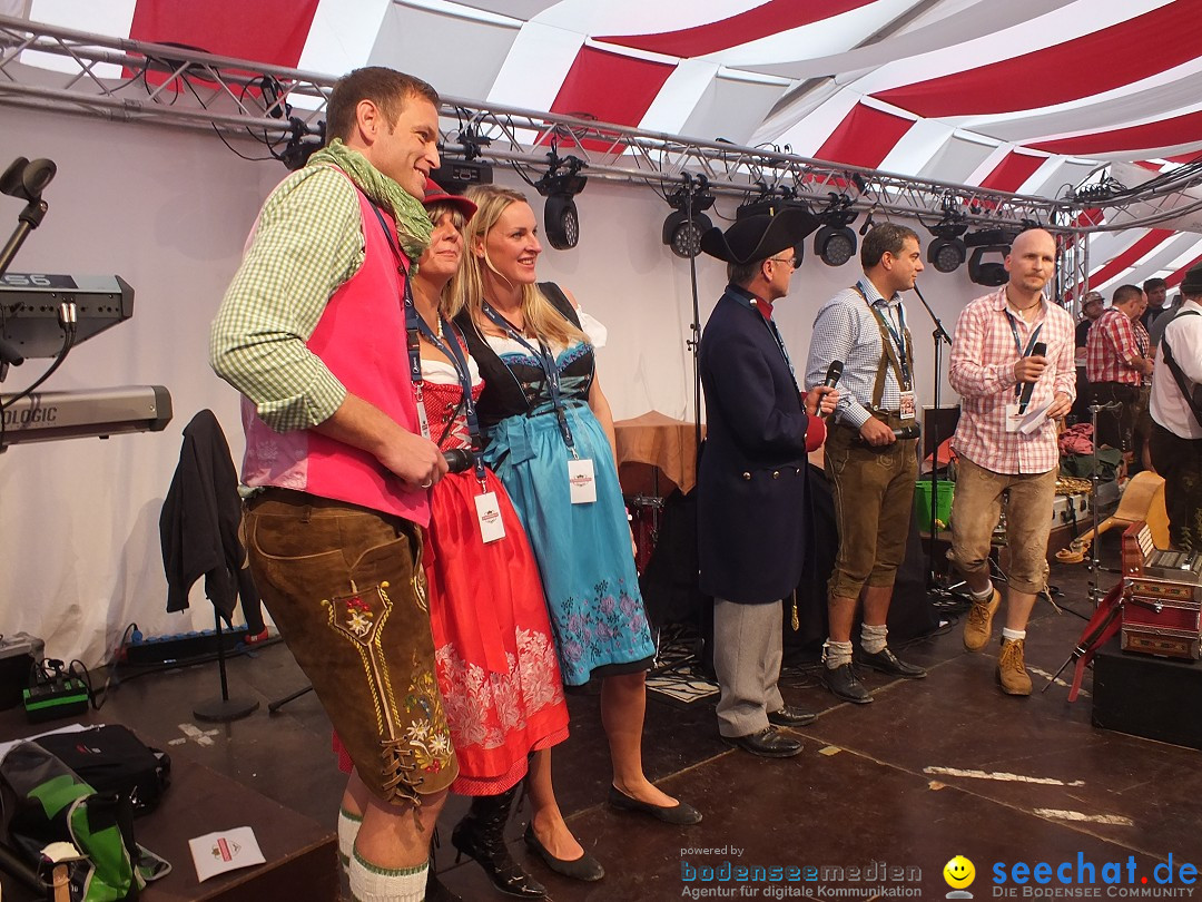 Dirndl-Weltrekord: Bad-Schussenried am Bodensee, 04.10.2014