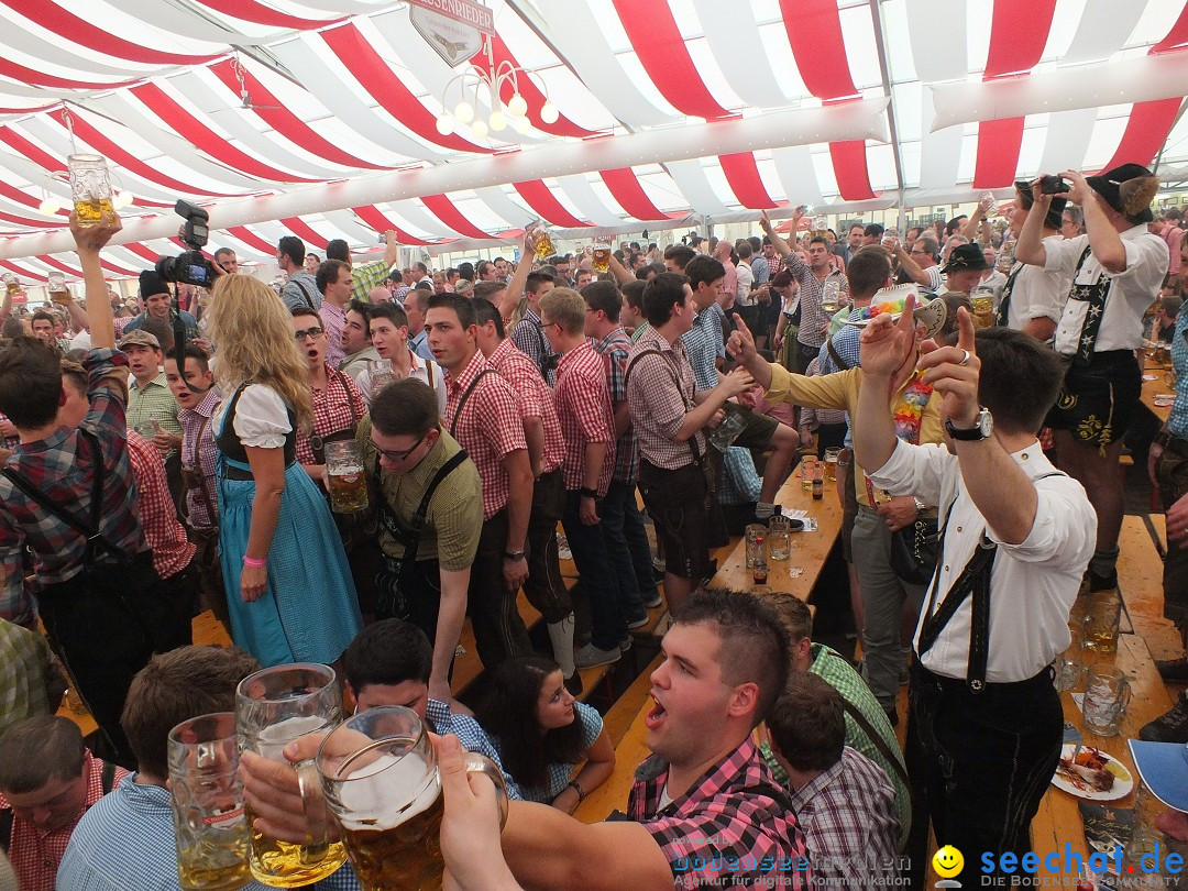 Dirndl-Weltrekord: Bad-Schussenried am Bodensee, 04.10.2014