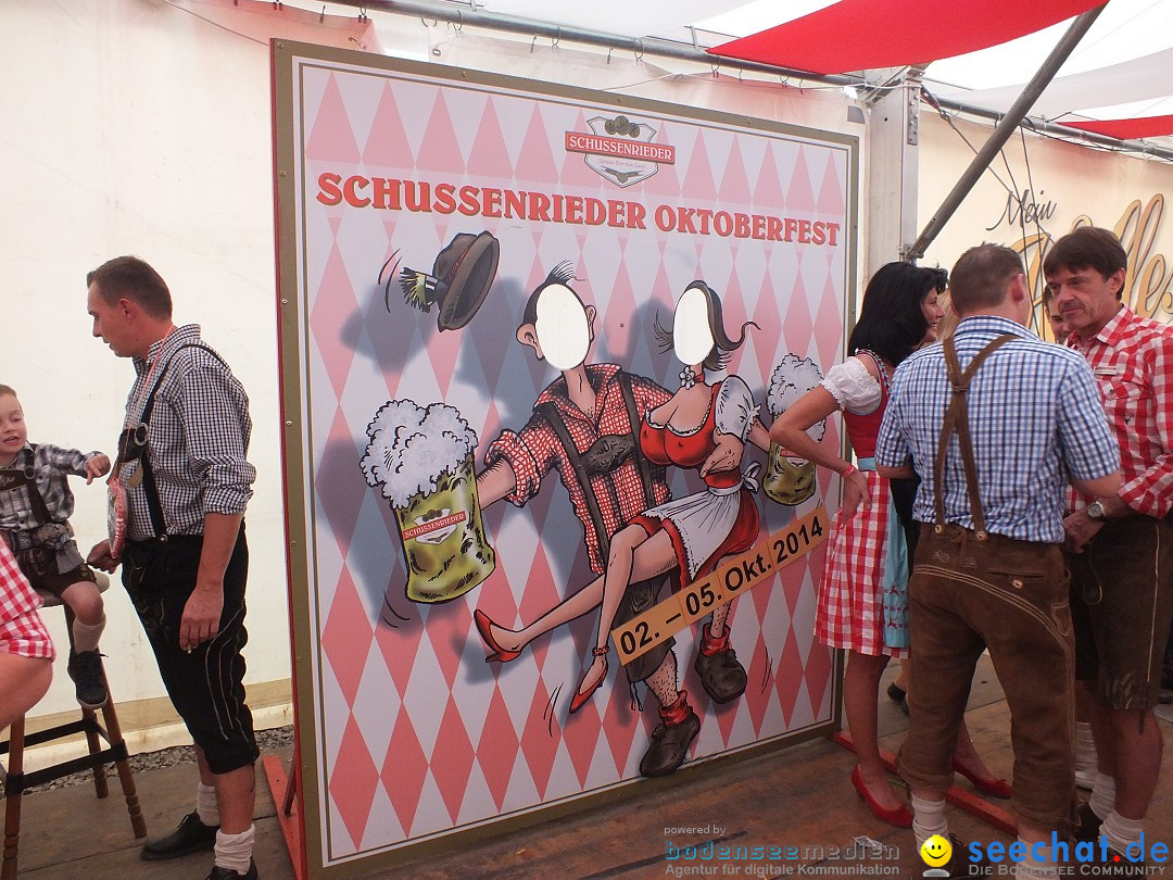 Dirndl-Weltrekord: Bad-Schussenried am Bodensee, 04.10.2014