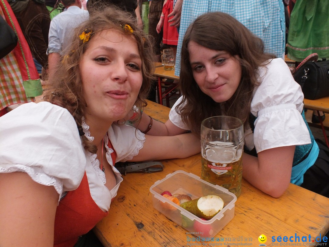 Dirndl-Weltrekord: Bad-Schussenried am Bodensee, 04.10.2014