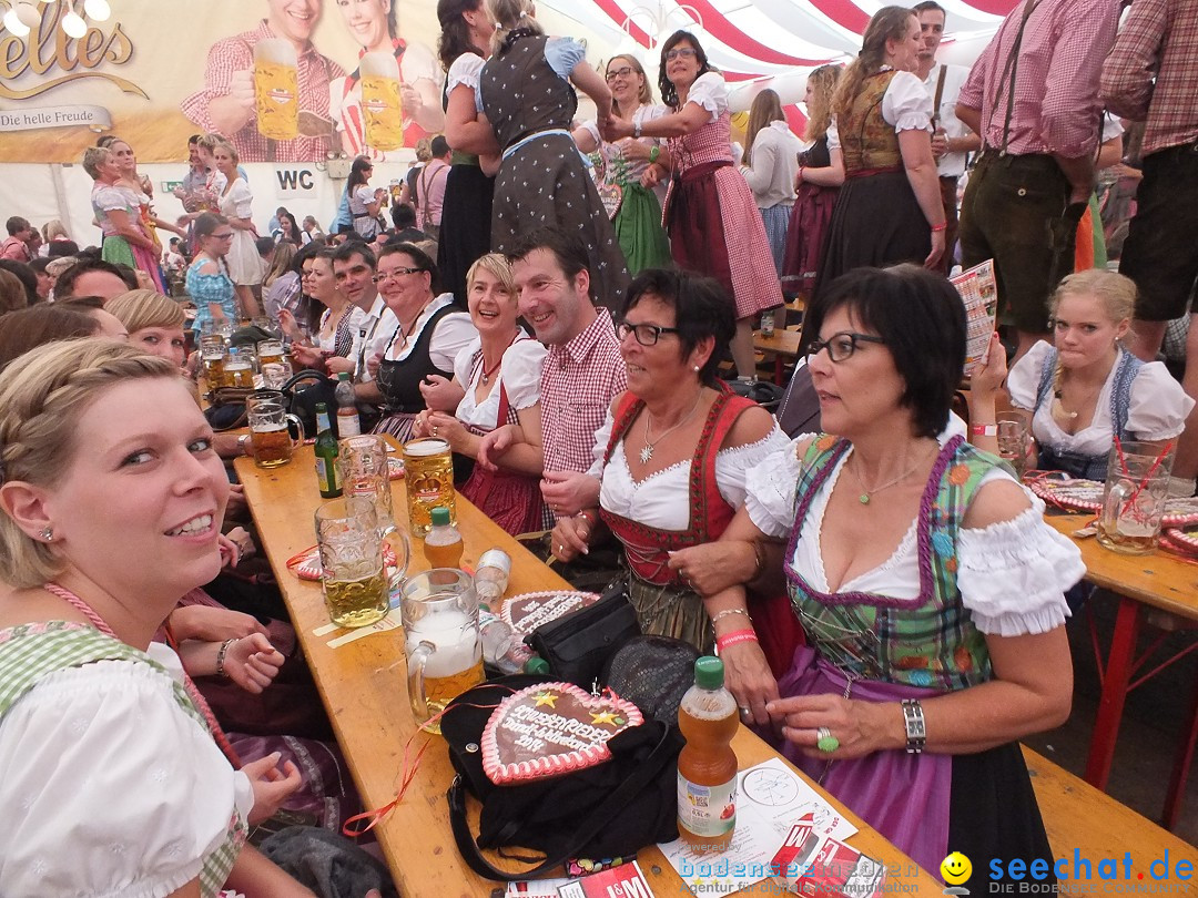 Dirndl-Weltrekord: Bad-Schussenried am Bodensee, 04.10.2014