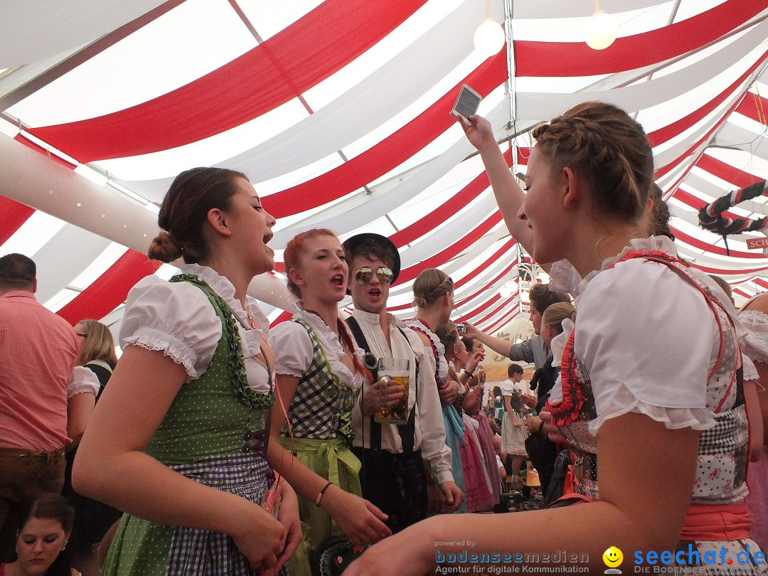 Dirndl-Weltrekord: Bad-Schussenried am Bodensee, 04.10.2014