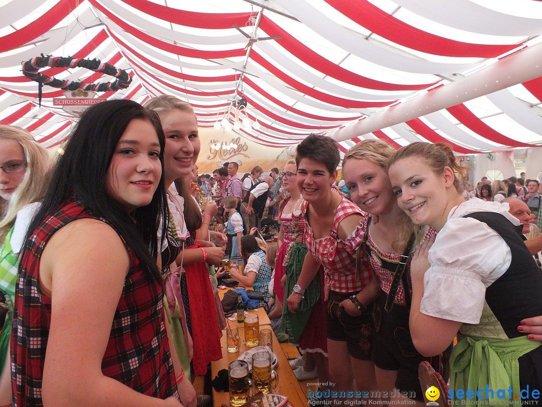 Dirndl-Weltrekord: Bad-Schussenried am Bodensee, 04.10.2014