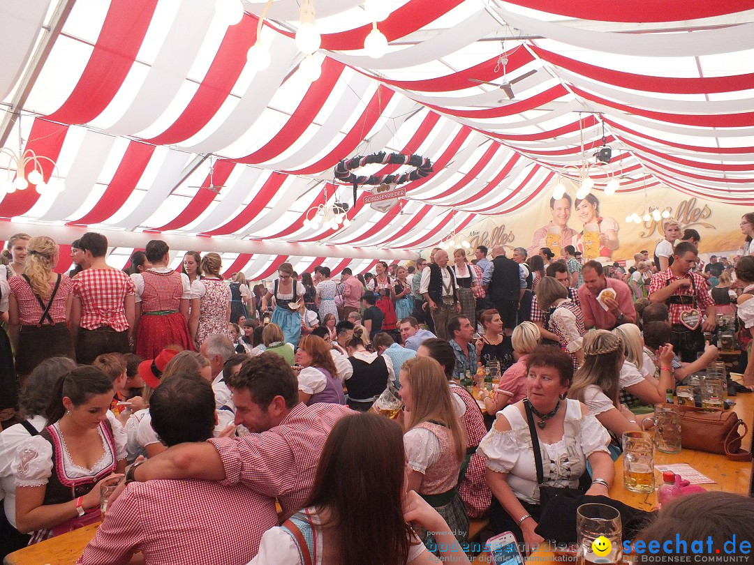 Dirndl-Weltrekord: Bad-Schussenried am Bodensee, 04.10.2014