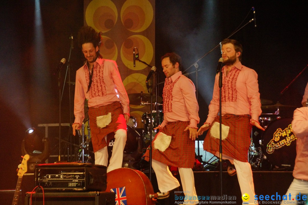 Benefizkonzert: Glasperlenspiel und Papis Pumpels: Stockach, 23.12.2014