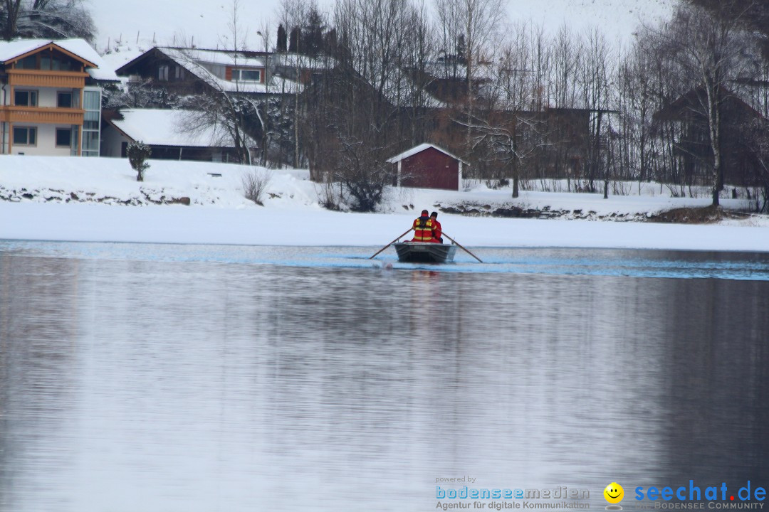 Ice Mile - Extremschwimmer Hamza Bakircioglu: See in Sonthofen, 28.02.2015