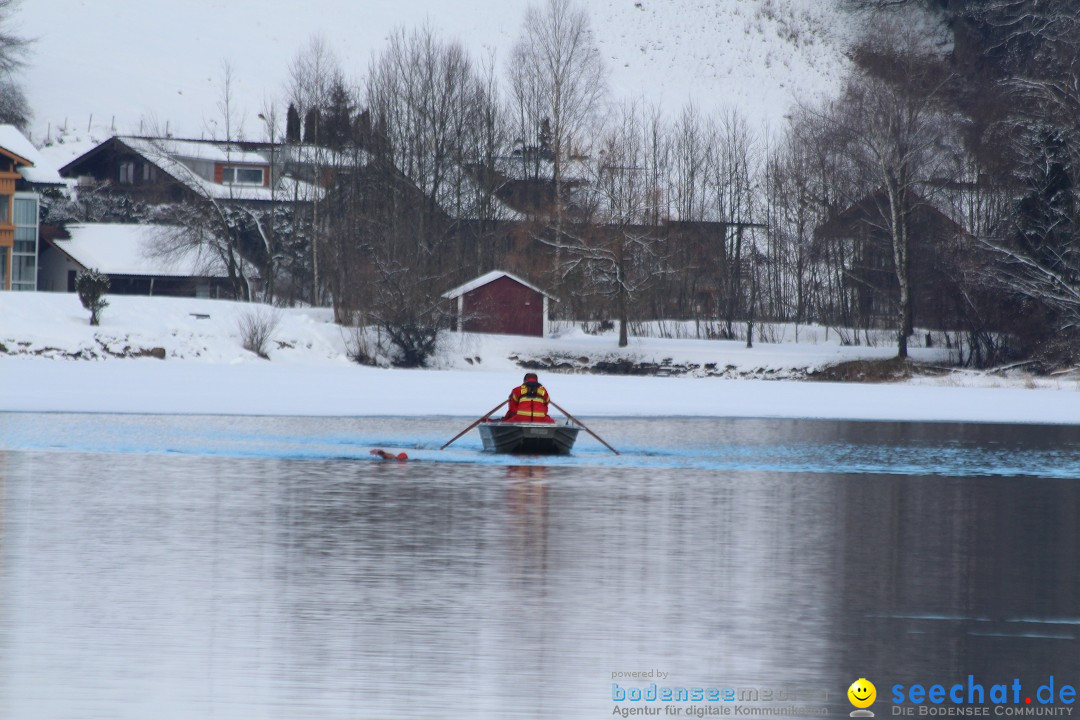 Ice Mile - Extremschwimmer Hamza Bakircioglu: See in Sonthofen, 28.02.2015