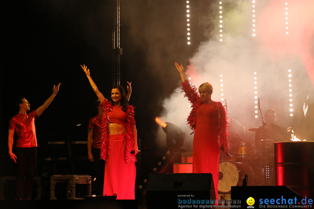 Anita &amp;amp;amp;amp;amp; Alexandra Hofmann - 100.000 Volt: Singen am Bodensee, 18.04.2016