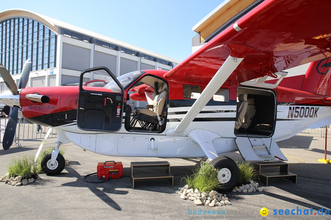 AERO - EXPO for General Aviation: Friedrichshafen am Bodensee, 08.04.2016