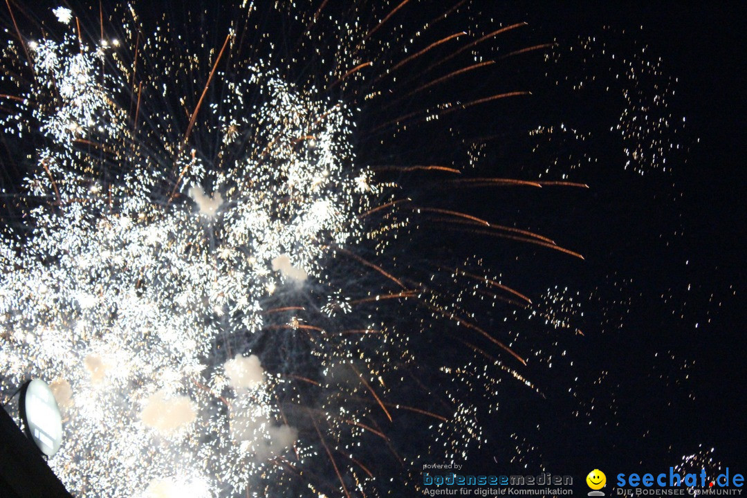Feuerwerk am Himmel in Neuhausen am Rheinfall, 31.07.2017