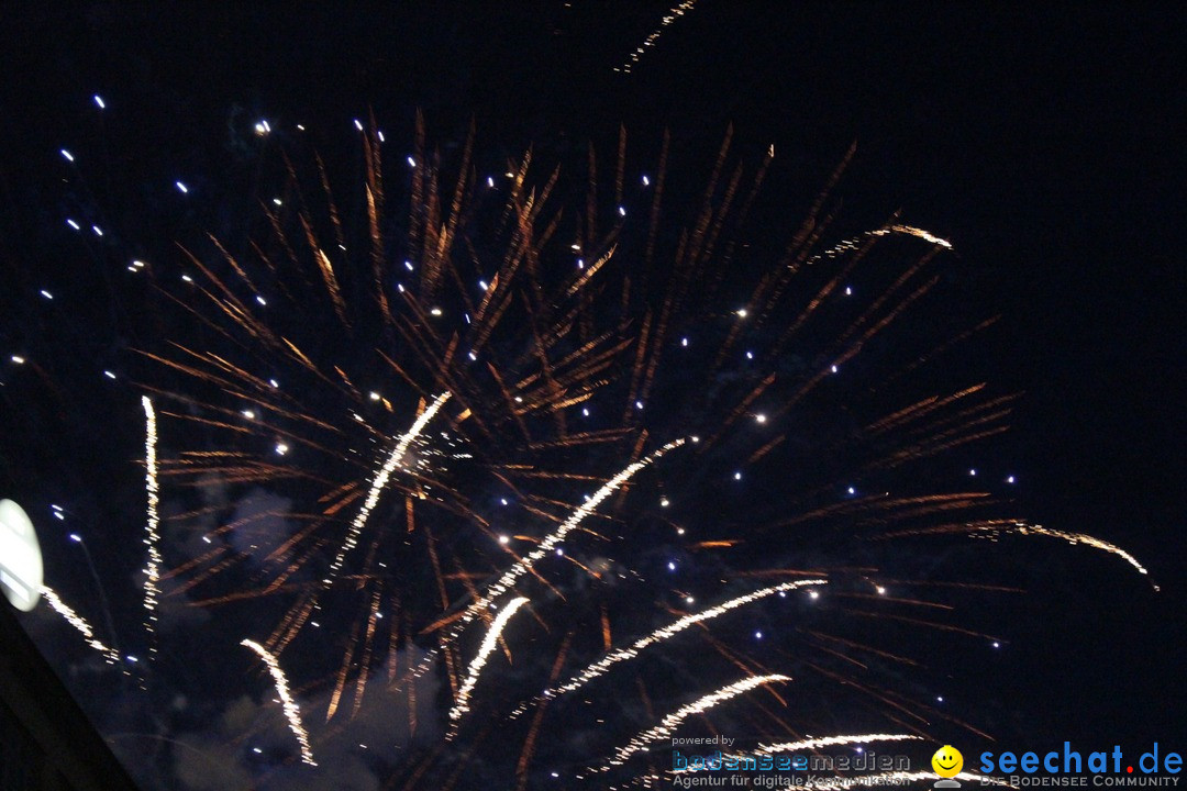 Feuerwerk am Himmel in Neuhausen am Rheinfall, 31.07.2017