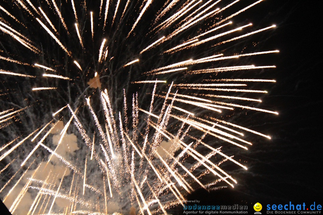 Feuerwerk am Himmel in Neuhausen am Rheinfall, 31.07.2017