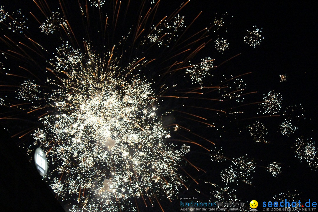 Feuerwerk am Himmel in Neuhausen am Rheinfall, 31.07.2017