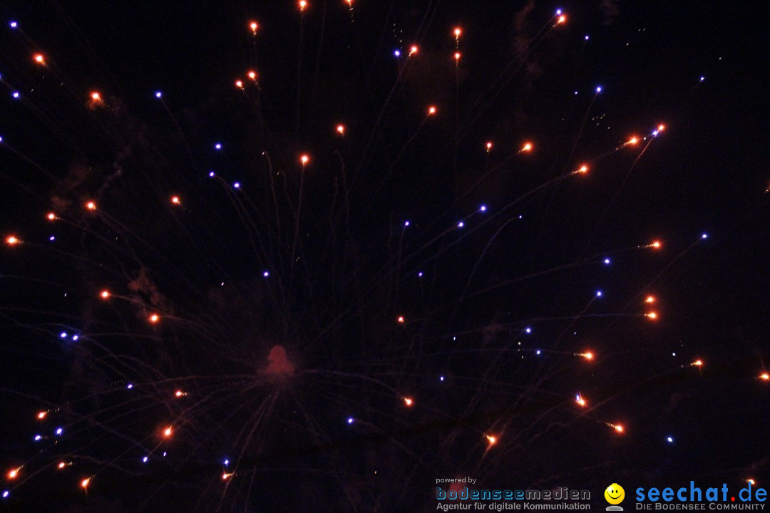 Feuerwerk am Himmel in Neuhausen am Rheinfall, 31.07.2017