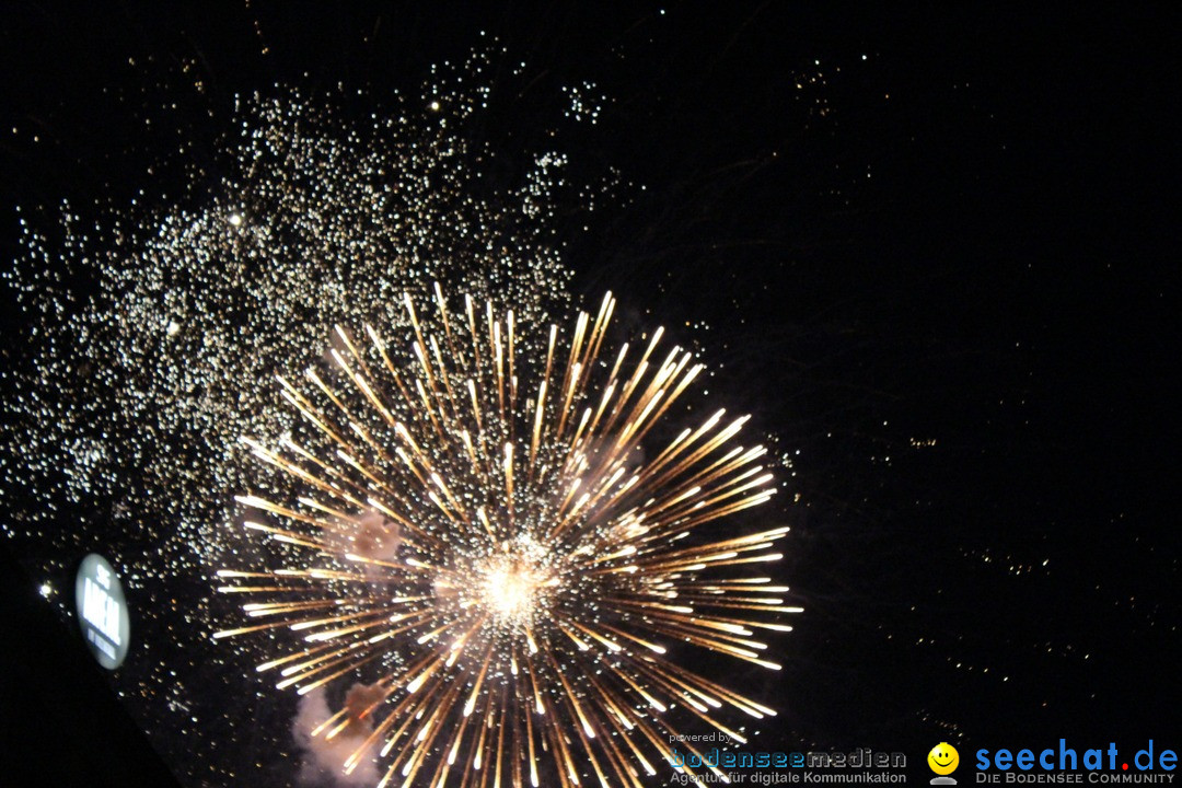 Feuerwerk am Himmel in Neuhausen am Rheinfall, 31.07.2017