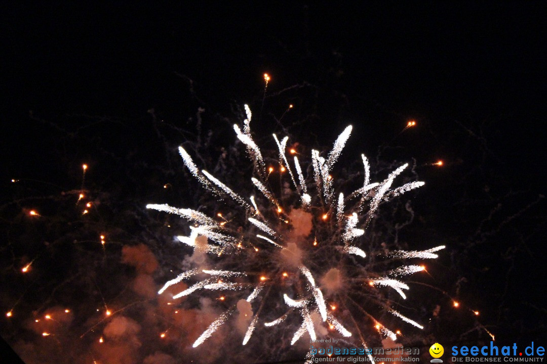 Feuerwerk am Himmel in Neuhausen am Rheinfall, 31.07.2017