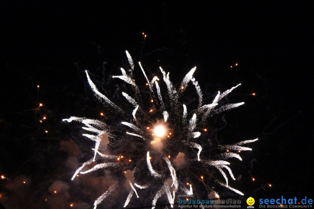 Feuerwerk am Himmel in Neuhausen am Rheinfall, 31.07.2017