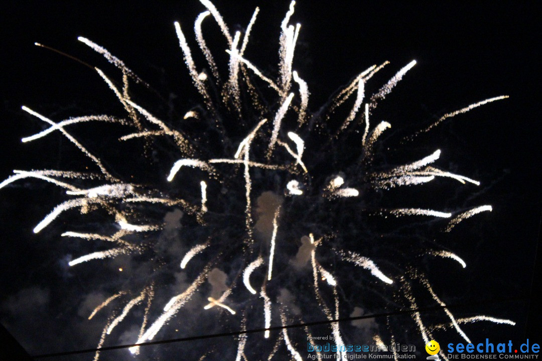 Feuerwerk am Himmel in Neuhausen am Rheinfall, 31.07.2017