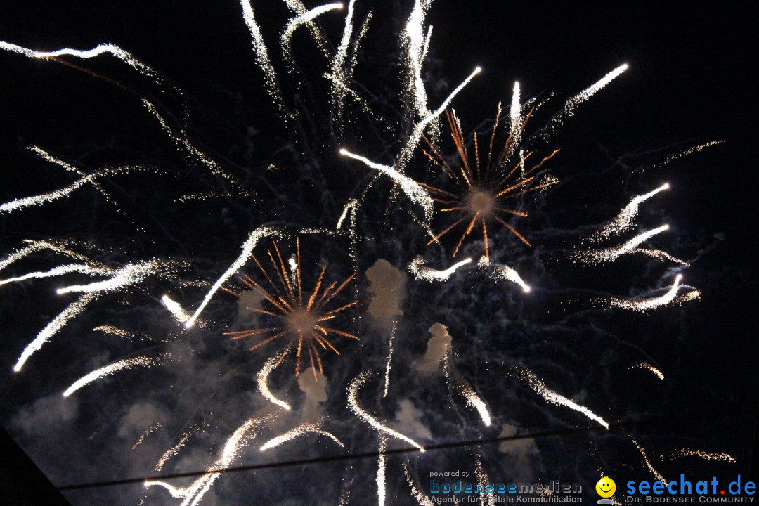 Feuerwerk am Himmel in Neuhausen am Rheinfall, 31.07.2017