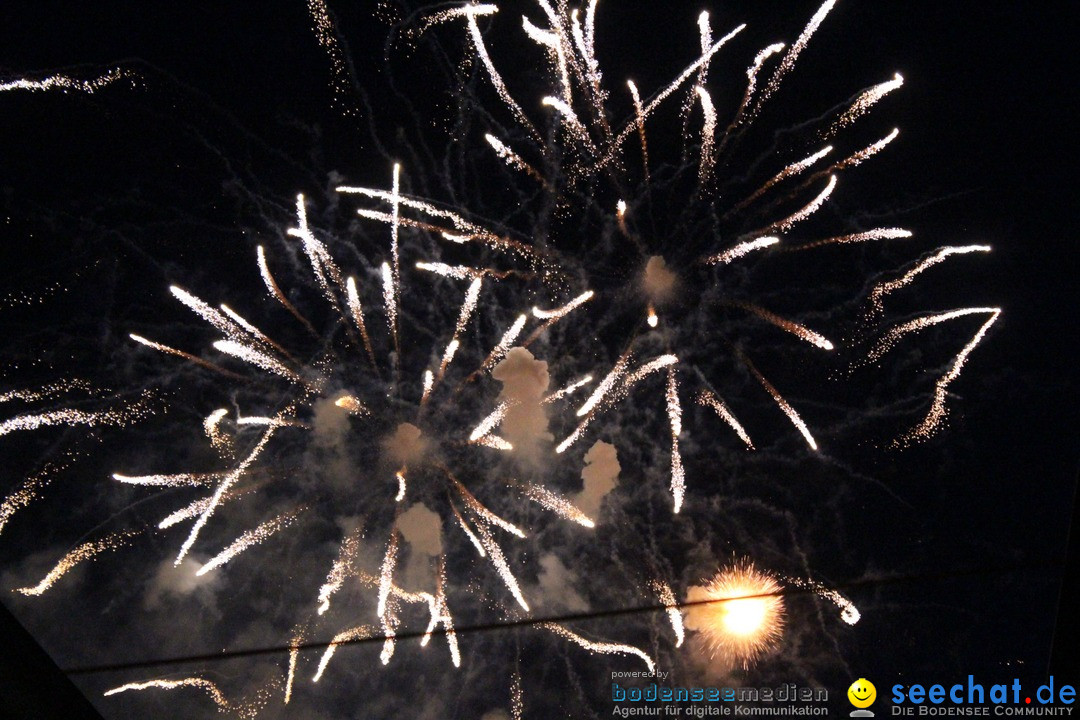 Feuerwerk am Himmel in Neuhausen am Rheinfall, 31.07.2017