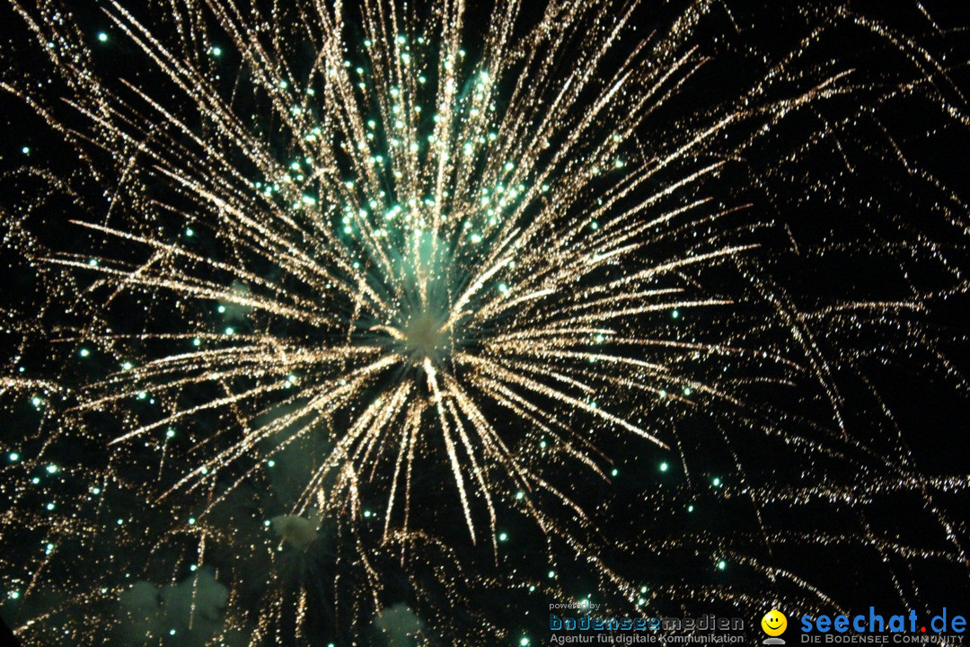 Feuerwerk am Himmel in Neuhausen am Rheinfall, 31.07.2017