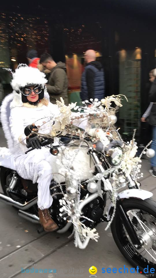 St. Nikolaus und Coca-Cola-Weihnachtstruck: Zuerich, 3.12.2017