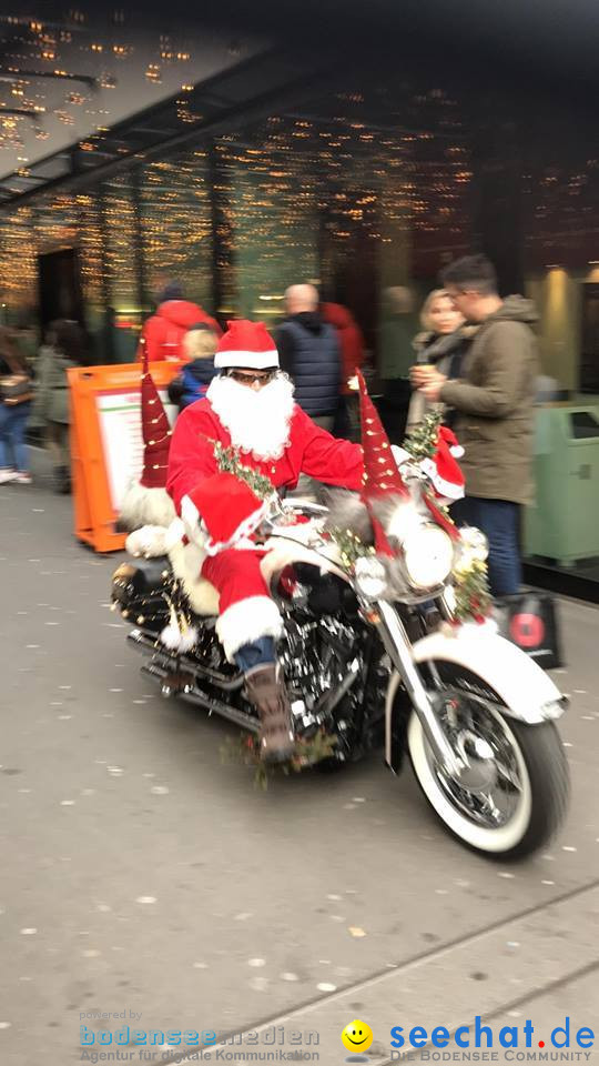 St. Nikolaus und Coca-Cola-Weihnachtstruck: Zuerich, 3.12.2017