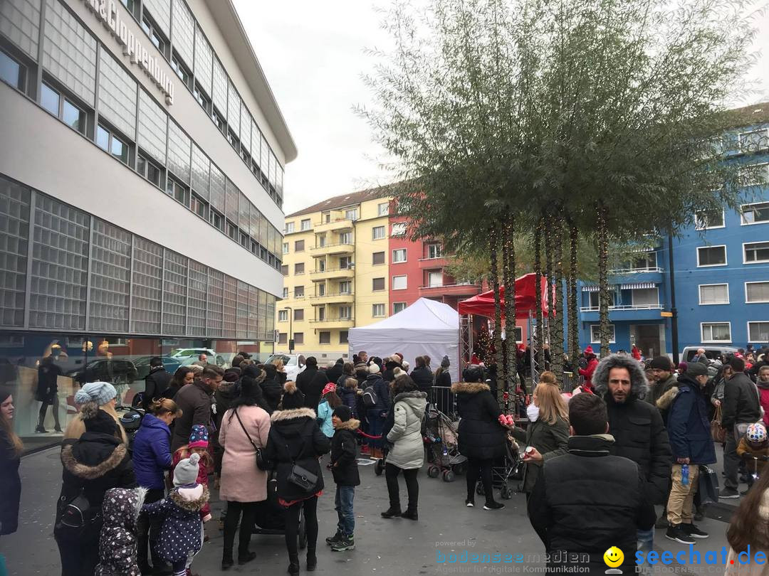 St. Nikolaus und Coca-Cola-Weihnachtstruck: Zuerich, 3.12.2017