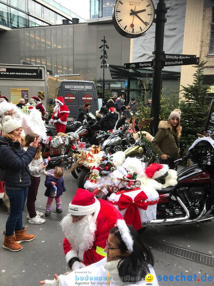 St. Nikolaus und Coca-Cola-Weihnachtstruck: Zuerich, 3.12.2017