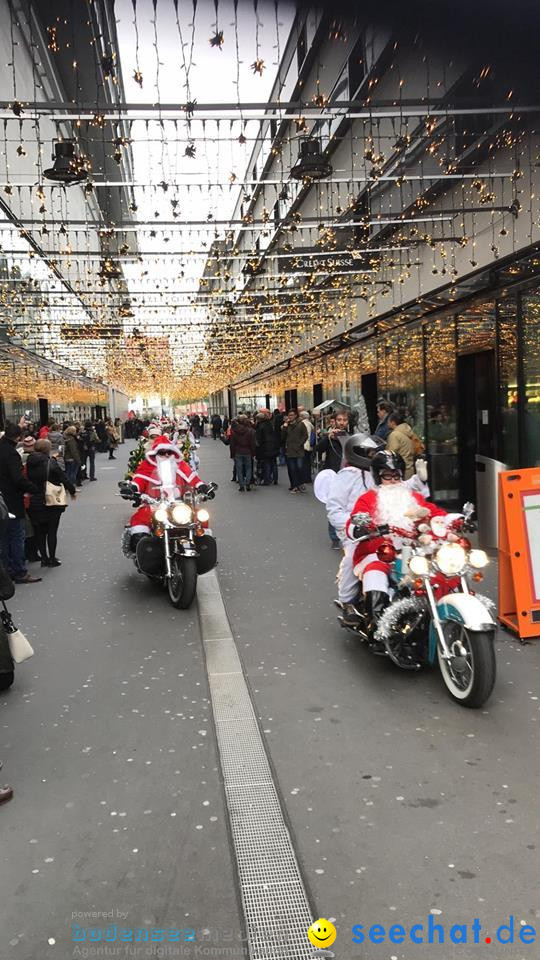 St. Nikolaus und Coca-Cola-Weihnachtstruck: Zuerich, 3.12.2017