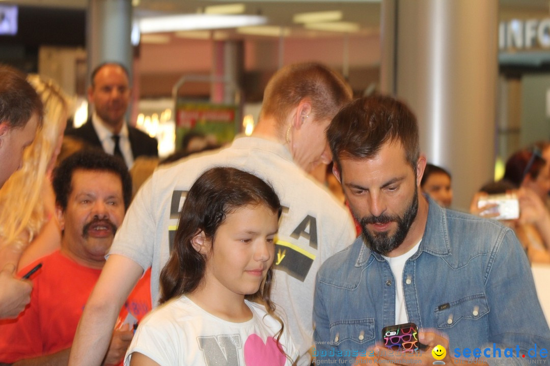 Bligg: Autogrammstunde im Glattzentrum: Wallisellen, 08.05.2018