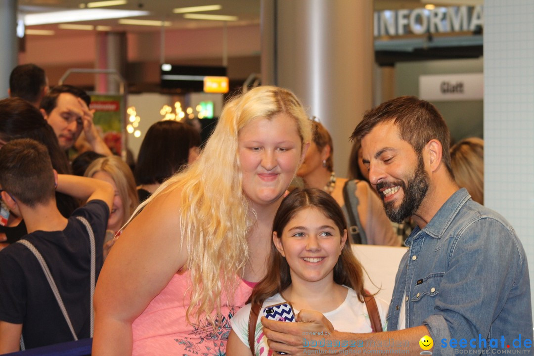 Bligg: Autogrammstunde im Glattzentrum: Wallisellen, 08.05.2018