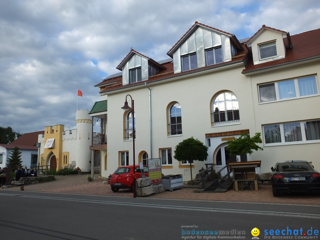 D_RMENTINGEN-Burghotel-Einweihung-180623DSCF5096