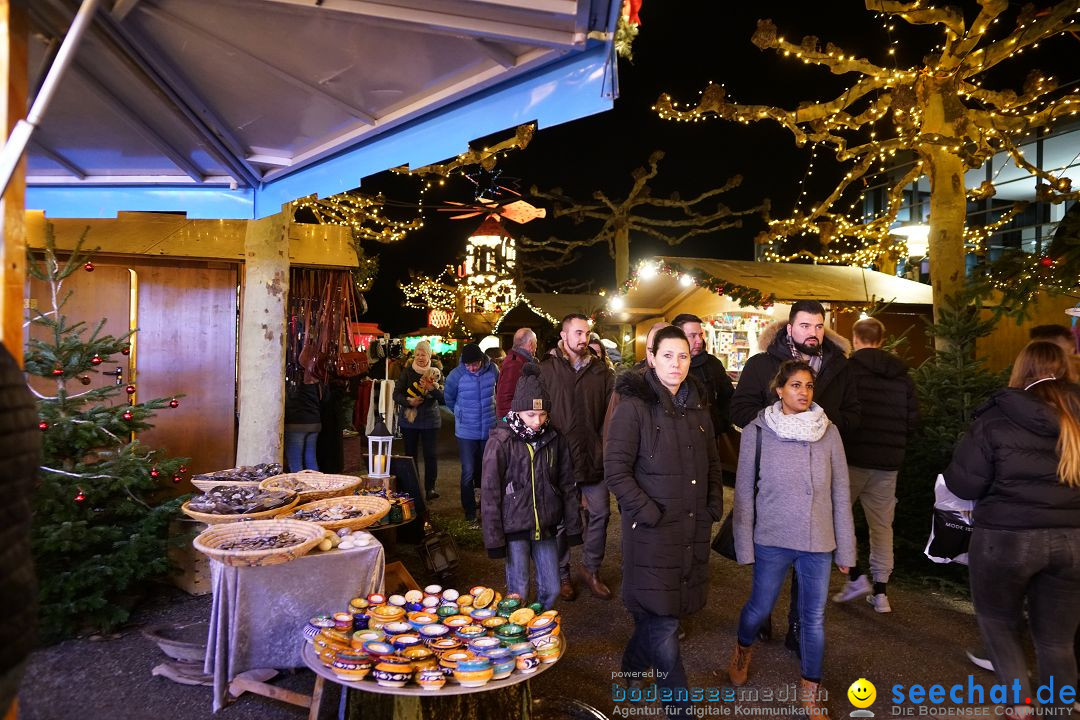 Weihnachtsmarkt mit Eisbahn: Friedrichshafen am Bodensee, 01.12.2018