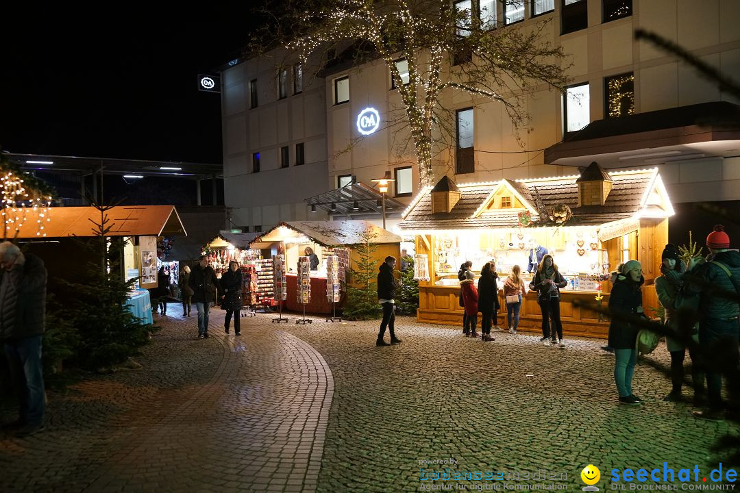 Weihnachtsmarkt mit Eisbahn: Friedrichshafen am Bodensee, 01.12.2018