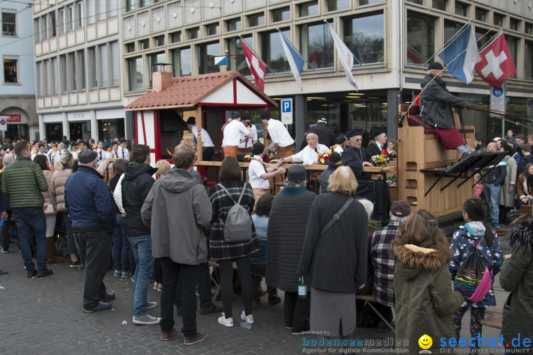 Sechselaeuten Kinderumzug - Fruehlingsfest: Zuerich, 08.04.2019