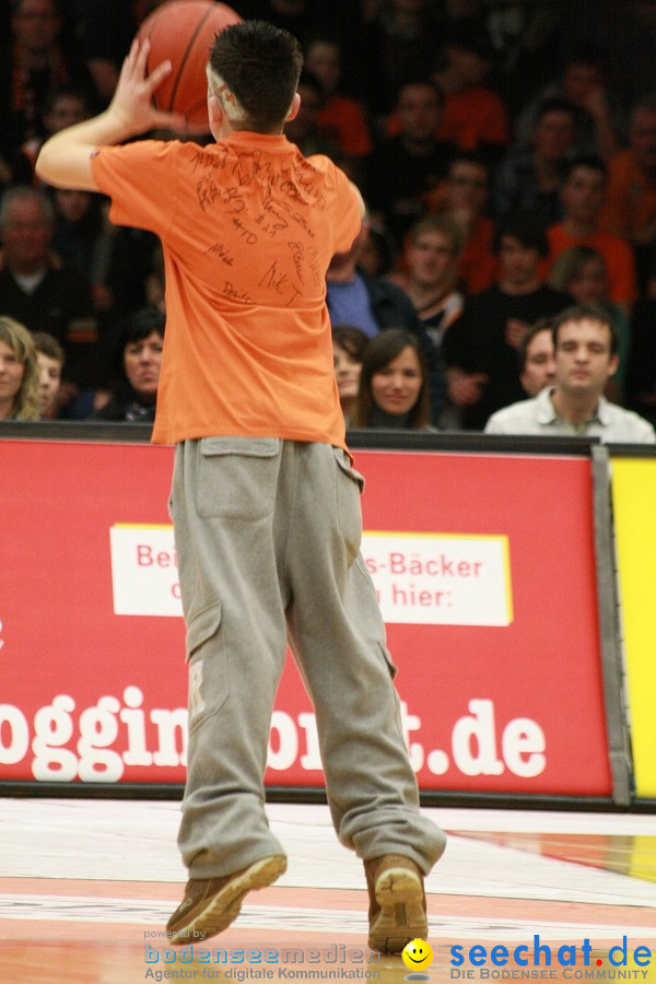 Basketball Bundesliga: ULM - BREMERHAVEN: Ulm, 27.02.2010