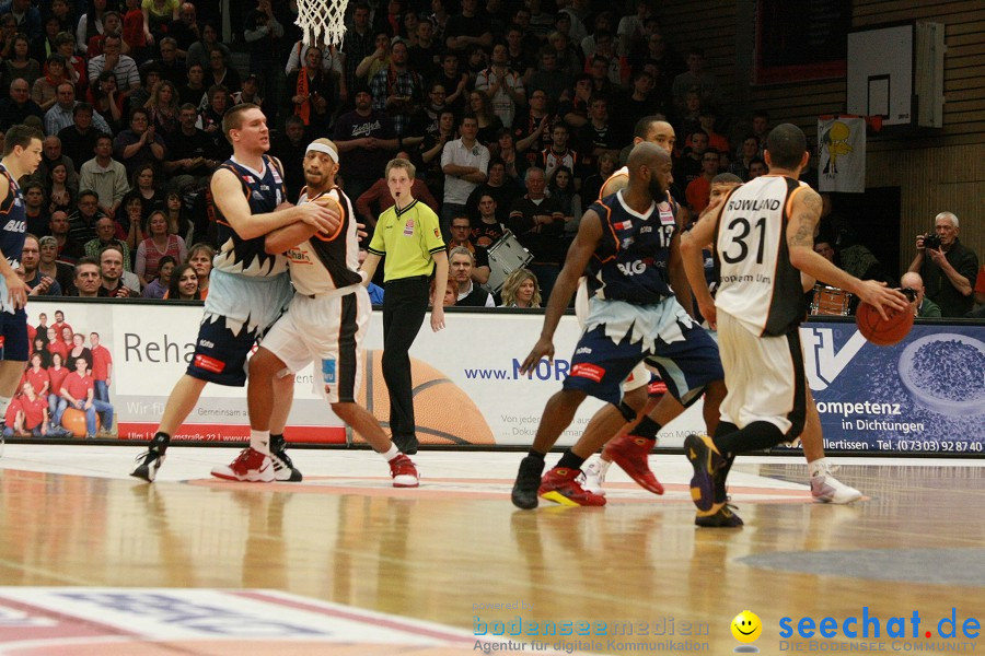 Basketball Bundesliga: ULM - BREMERHAVEN: Ulm, 27.02.2010