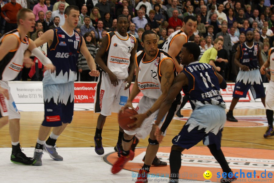 Basketball Bundesliga: ULM - BREMERHAVEN: Ulm, 27.02.2010