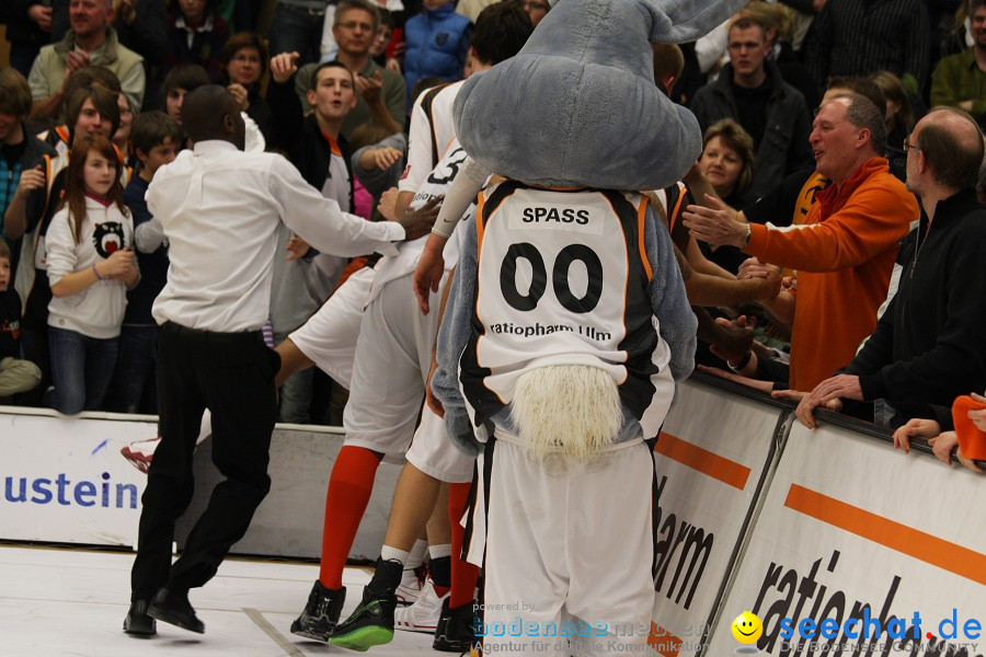 Basketball Bundesliga: ULM - BREMERHAVEN: Ulm, 27.02.2010