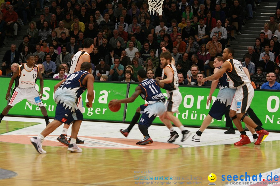 Basketball Bundesliga: ULM - BREMERHAVEN: Ulm, 27.02.2010