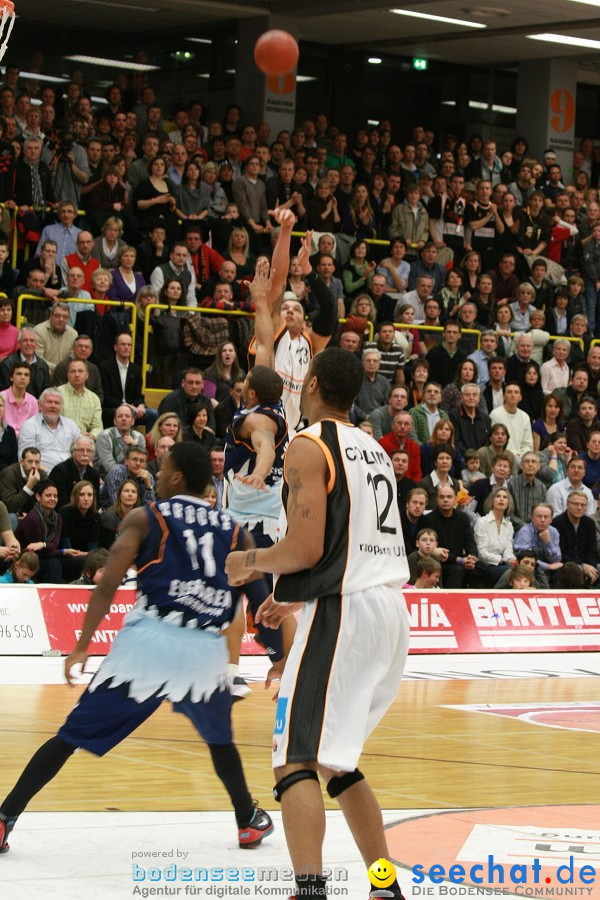 Basketball Bundesliga: ULM - BREMERHAVEN: Ulm, 27.02.2010