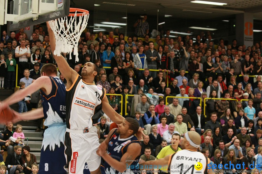 Basketball Bundesliga: ULM - BREMERHAVEN: Ulm, 27.02.2010