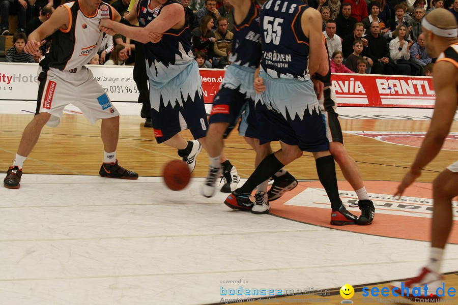 Basketball Bundesliga: ULM - BREMERHAVEN: Ulm, 27.02.2010