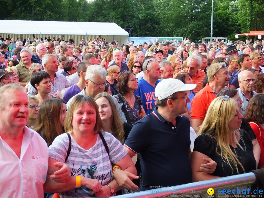 Waldstadion Open Air mit Beatrice Egli und Francine Jordi: Neufra, 06.07.20