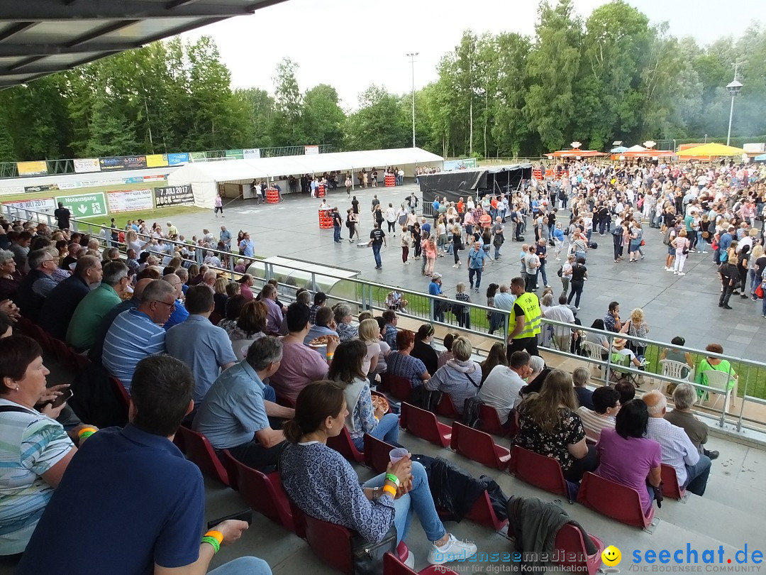 Waldstadion Open Air mit Beatrice Egli und Francine Jordi: Neufra, 06.07.20