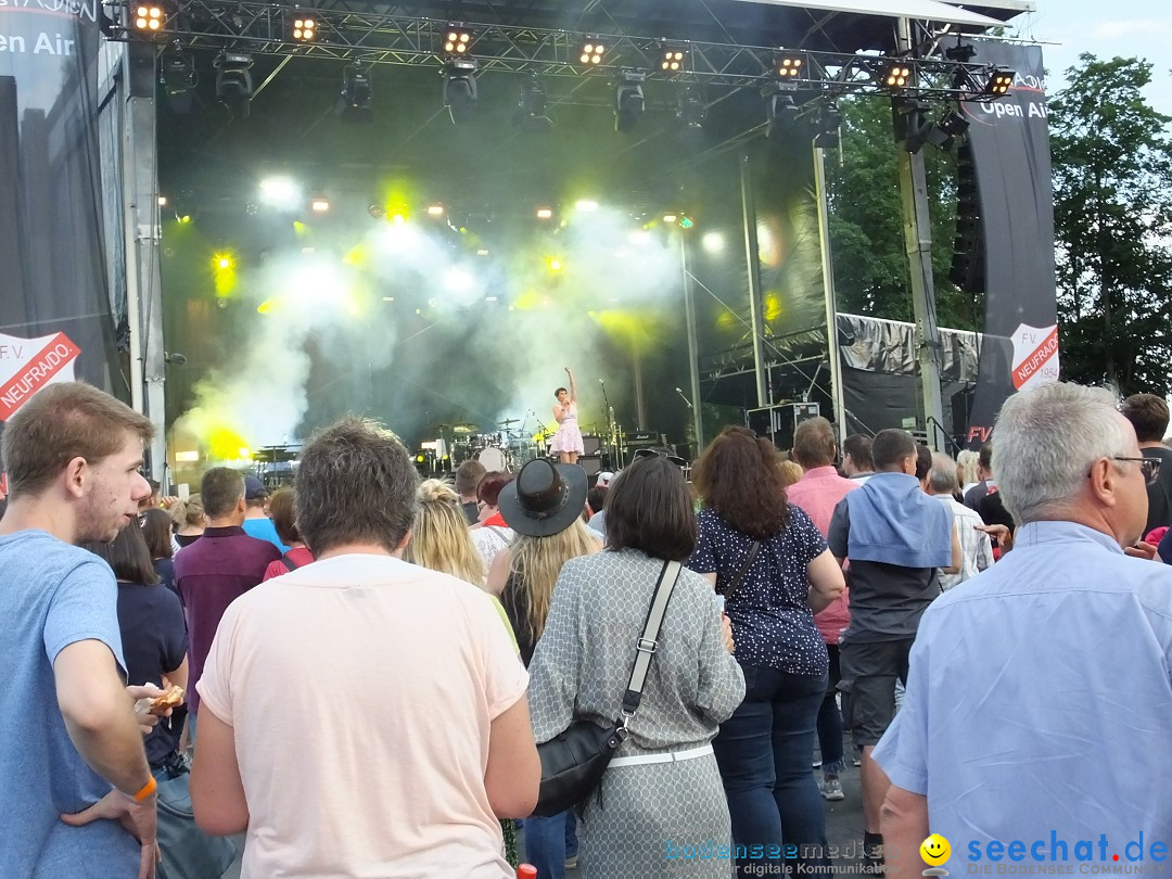 Waldstadion Open Air mit Beatrice Egli und Francine Jordi: Neufra, 06.07.20