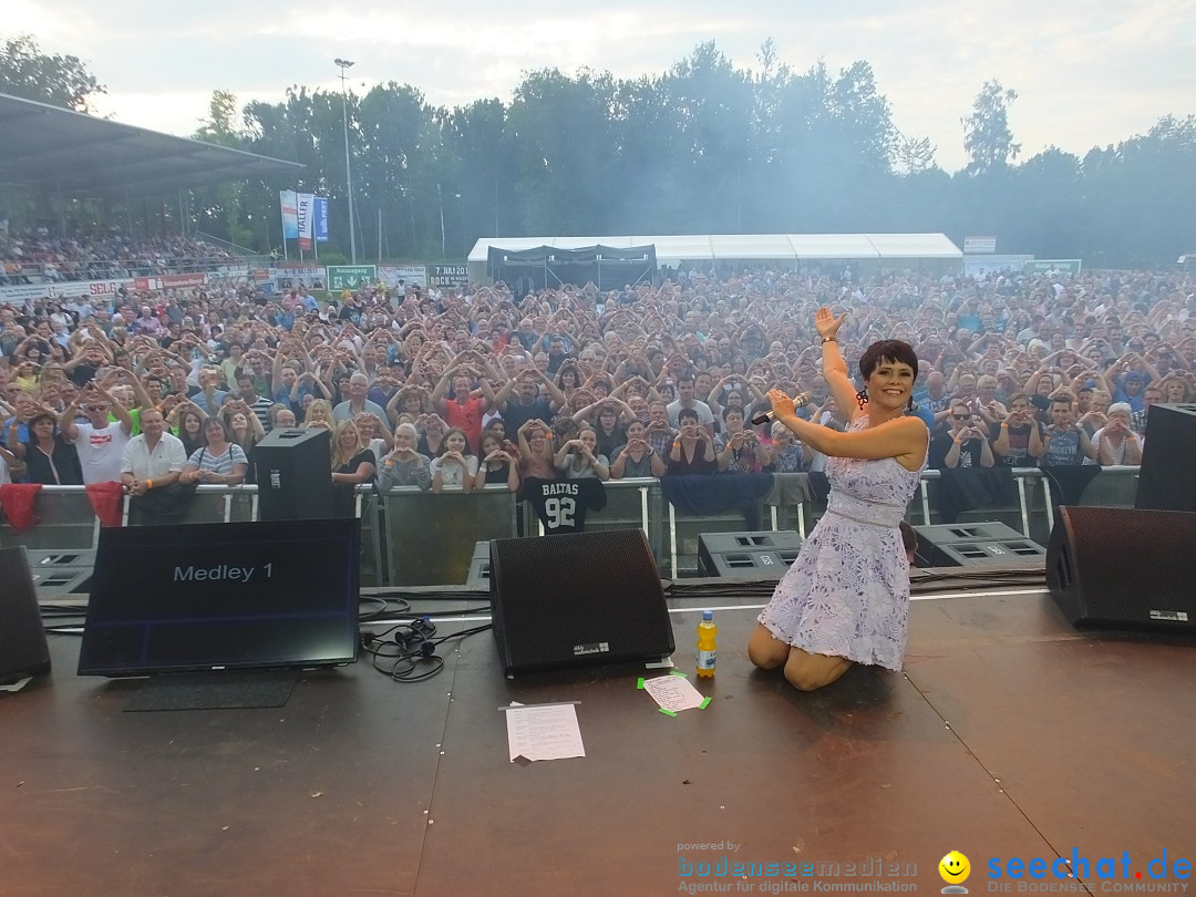 Waldstadion Open Air mit Beatrice Egli und Francine Jordi: Neufra, 06.07.20