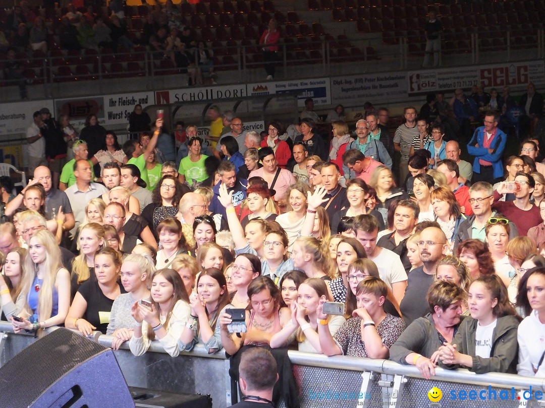 Waldstadion Open Air mit Beatrice Egli und Francine Jordi: Neufra, 06.07.20