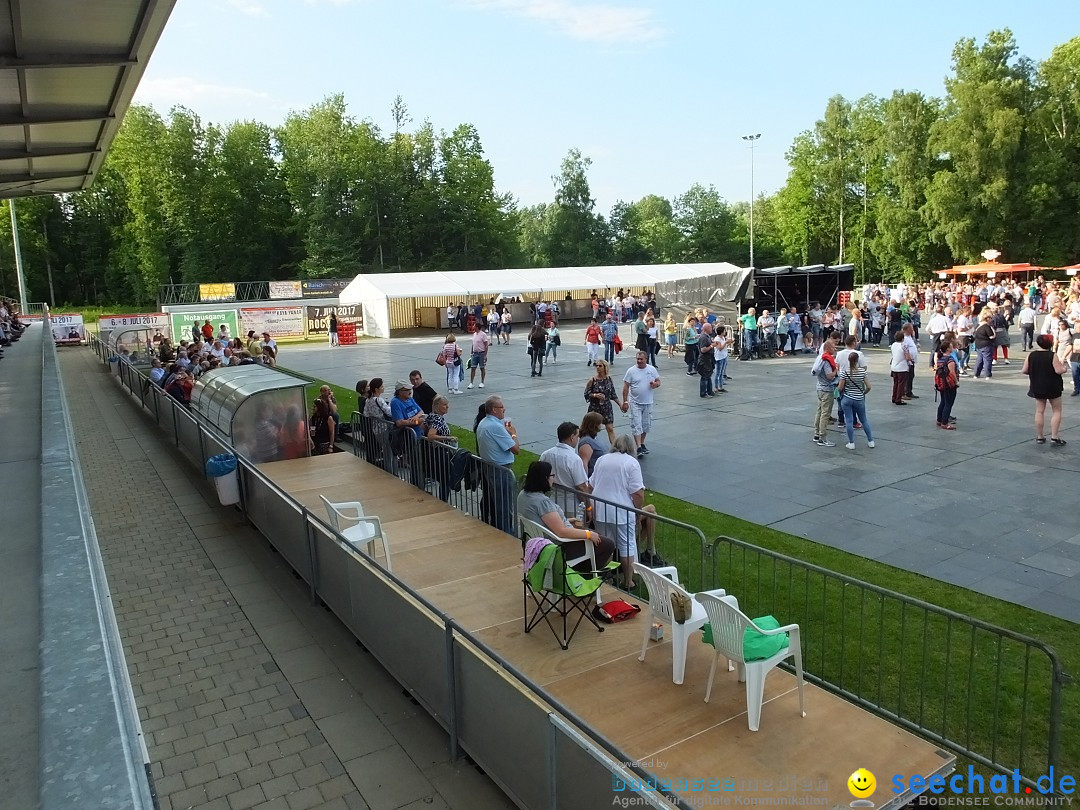 Waldstadion Open Air mit Beatrice Egli und Francine Jordi: Neufra, 06.07.20